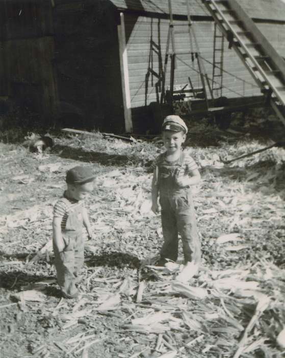 Portraits - Group, history of Iowa, Iowa History, Delhi, IA, Harder, Connie, corn, Iowa, Children, Farms, overalls, hat