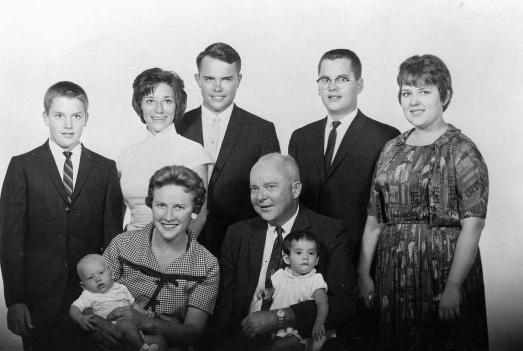 Portraits - Group, Cedar Falls, IA, history of Iowa, Iowa History, Families, Iowa, Shaw, Marilyn, Children