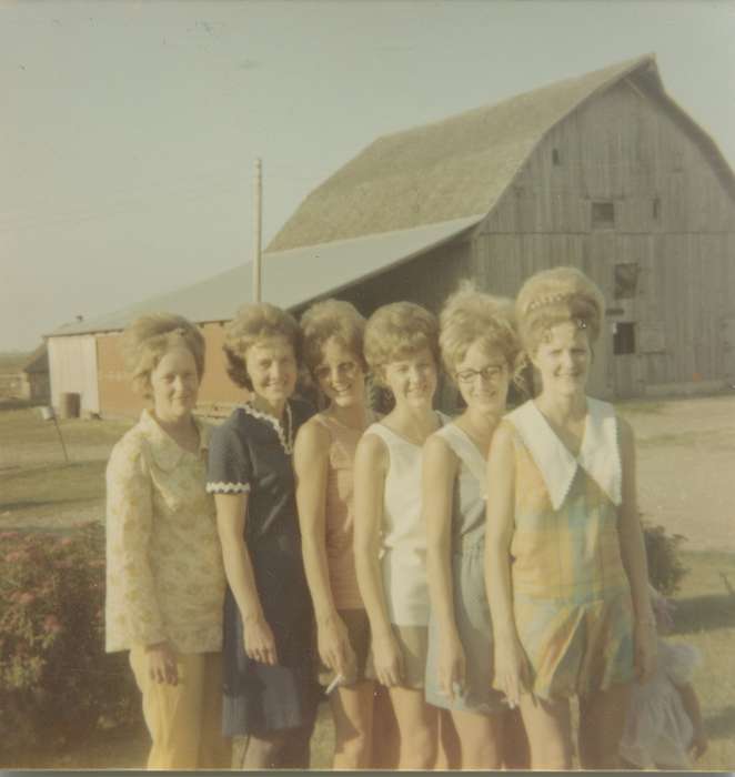 Portraits - Group, history of Iowa, Iowa History, IA, Families, Daniels, Kennedy, Barns, Iowa, hairstyle, Farms