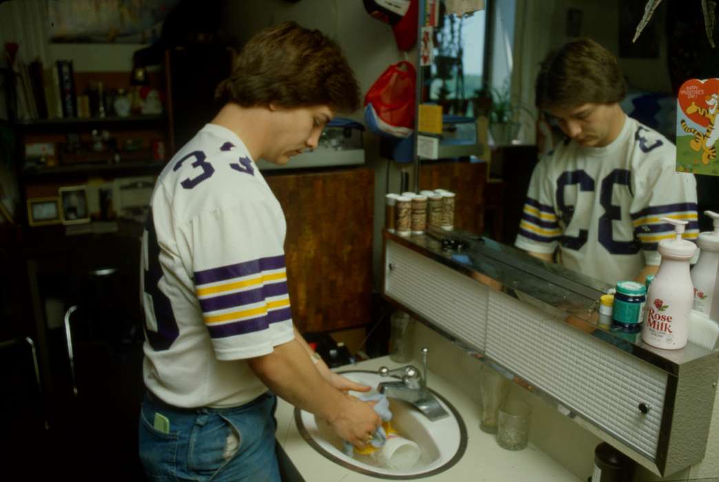 Cedar Falls, IA, history of Iowa, mirror, Iowa History, uni, jersey, UNI Special Collections & University Archives, sink, dishes, Iowa, Schools and Education, university of northern iowa, Leisure