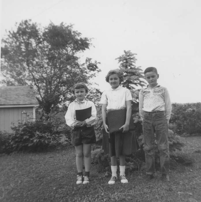 Portraits - Group, Freeport, IL, Iowa History, history of Iowa, Families, Iowa, Children, school, Cigrand, Mariann, saddle shoes