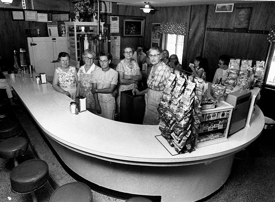 Portraits - Group, Iowa, Ottumwa, IA, elderly, Iowa History, restaurant, history of Iowa, counter, Lemberger, LeAnn, Businesses and Factories, apron, stool, glasses