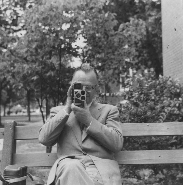 camera, bench, Iowa History, Iowa, history of Iowa, photographer, Portraits - Individual, Karns, Mike, Travel, Louisville, KY