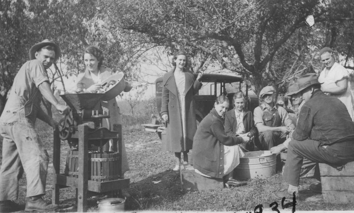 Portraits - Group, history of Iowa, Iowa History, IA, orchard, apple, friends, Iowa, Farms, Food and Meals, apple cider, Leisure, Cigrand, Mariann