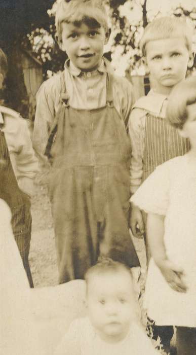 Portraits - Group, frown, history of Iowa, Iowa History, Families, overalls, Spilman, Jessie Cudworth, Iowa, boy, eyes, USA, Children, baby