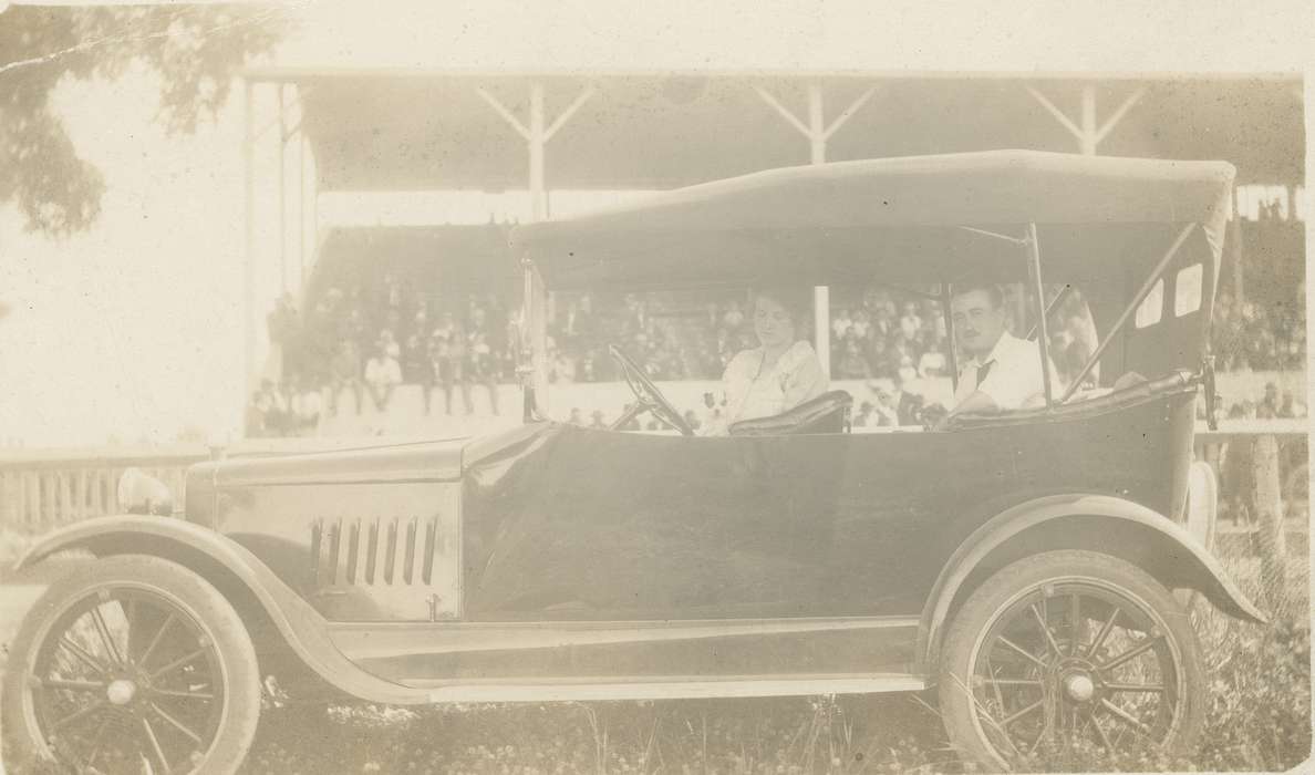 automobile, Waverly, IA, Fairs and Festivals, dog, history of Iowa, Meyer, Sarah, Motorized Vehicles, Animals, packard, Iowa, car, fairgrounds, Entertainment, Iowa History