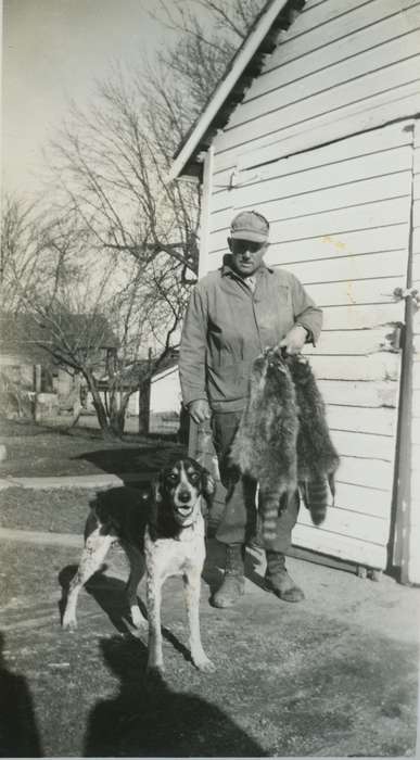 Leisure, history of Iowa, Portraits - Individual, Iowa History, Eddyville, IA, Animals, coon dog, Story, Kim, Iowa, Outdoor Recreation, Sports, dog, raccoon