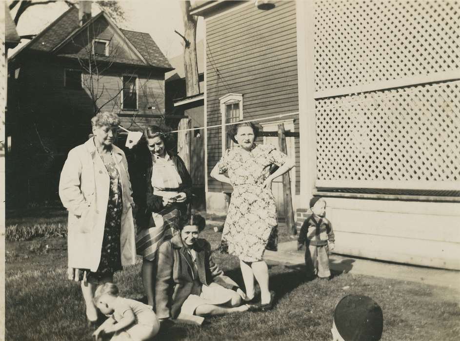 Portraits - Group, Crisman, Hannah, history of Iowa, Iowa, Iowa History, Waterloo, IA, Children