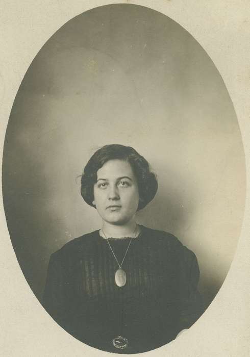 history of Iowa, Iowa History, Parkersburg, IA, Neymeyer, Robert, locket, wall, Iowa, belt, hairstyle, Portraits - Individual