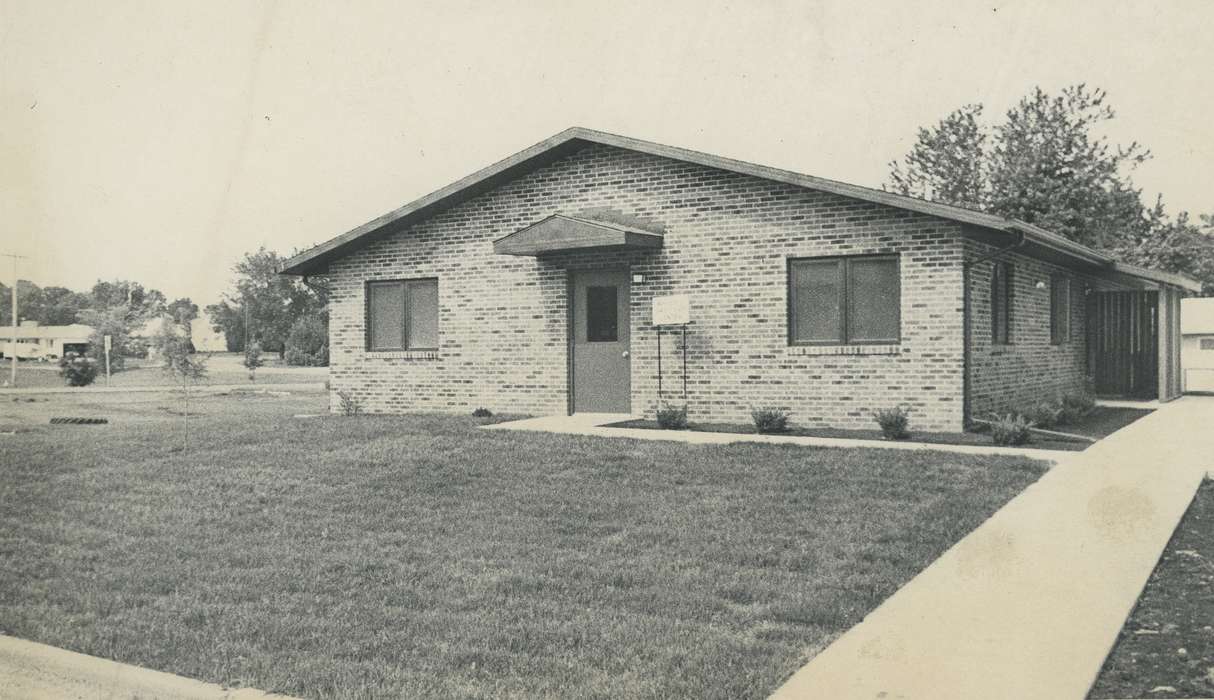 history of Iowa, Iowa History, Businesses and Factories, brick building, sidewalk, Waverly, IA, building, Iowa, Waverly Public Library