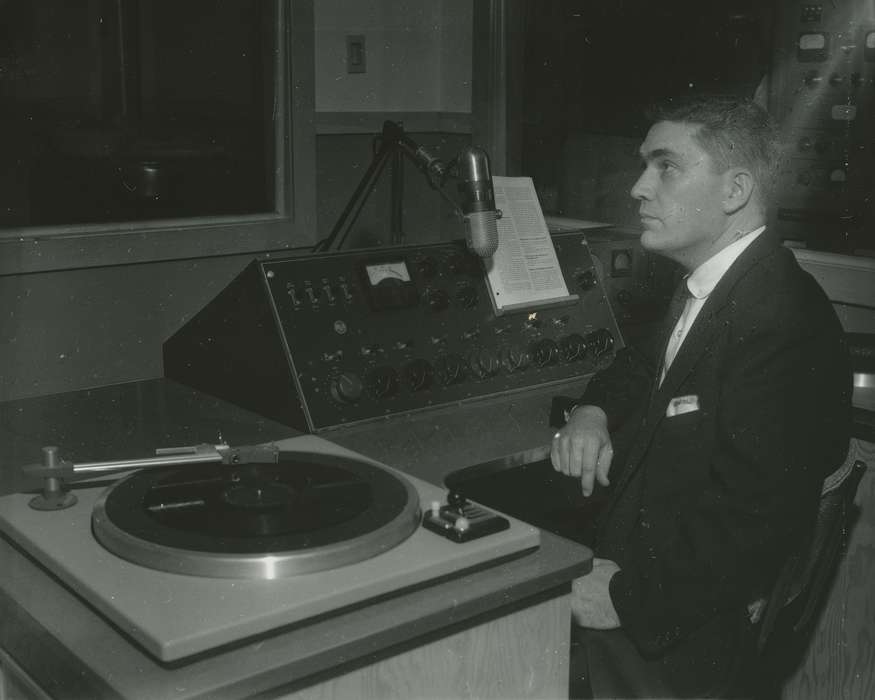 correct date needed, Waverly Public Library, Iowa History, IA, radio station, Iowa, history of Iowa