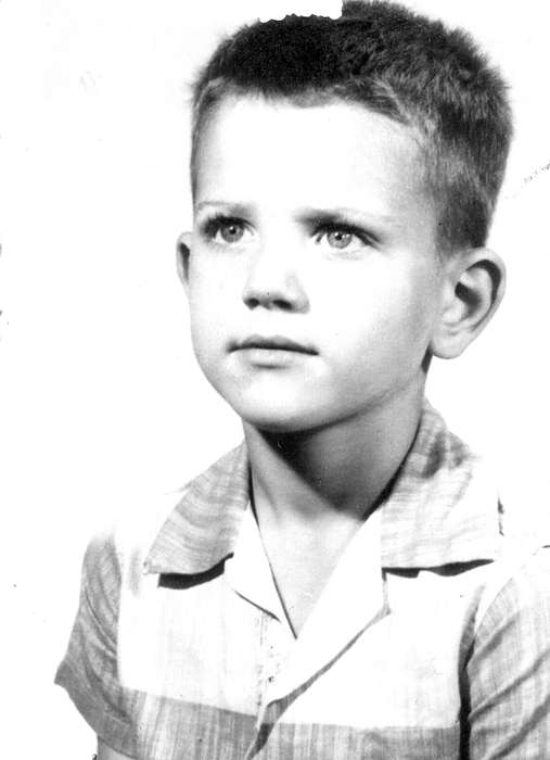 history of Iowa, Portraits - Individual, Iowa History, Kringlen, Linda, Iowa, boy, Children, Oelwein, IA