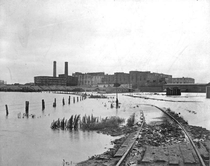 Iowa, train track, Ottumwa, IA, Floods, history of Iowa, Lemberger, LeAnn, Iowa History