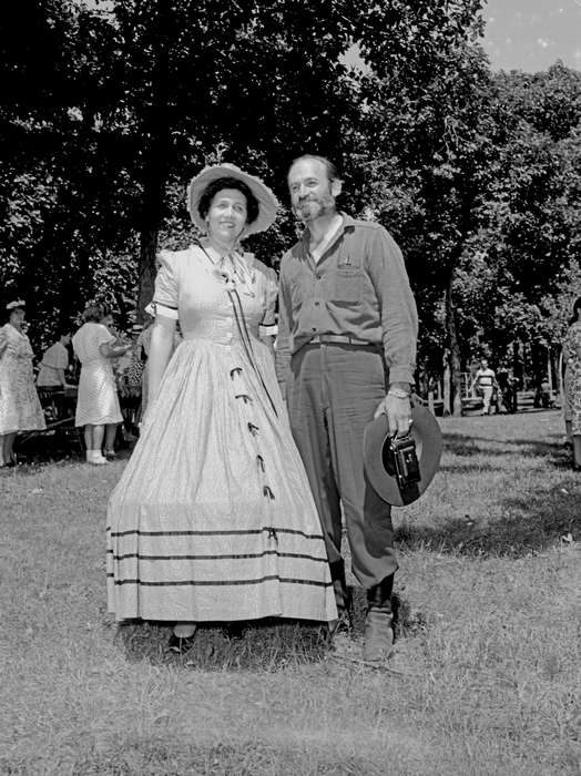 Portraits - Group, mormon, Iowa, Iowa History, Fairs and Festivals, camera, dress up, Centerville, IA, Lemberger, LeAnn, reenactment, history of Iowa, costume