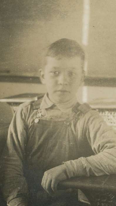 history of Iowa, Iowa History, Spilman, Jessie Cudworth, Iowa, Children, boy, Schools and Education, USA, overalls, Portraits - Individual