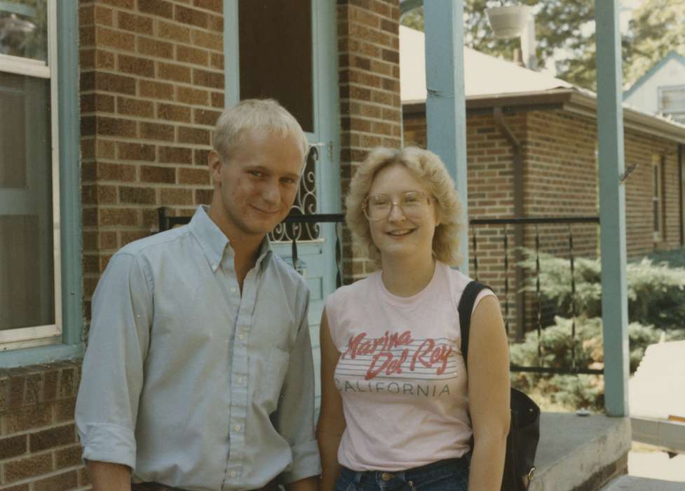 Portraits - Group, Iowa History, Iowa, hairstyle, california, Families, siblings, Des Moines, IA, Glaza, Dave, porch, Children, history of Iowa