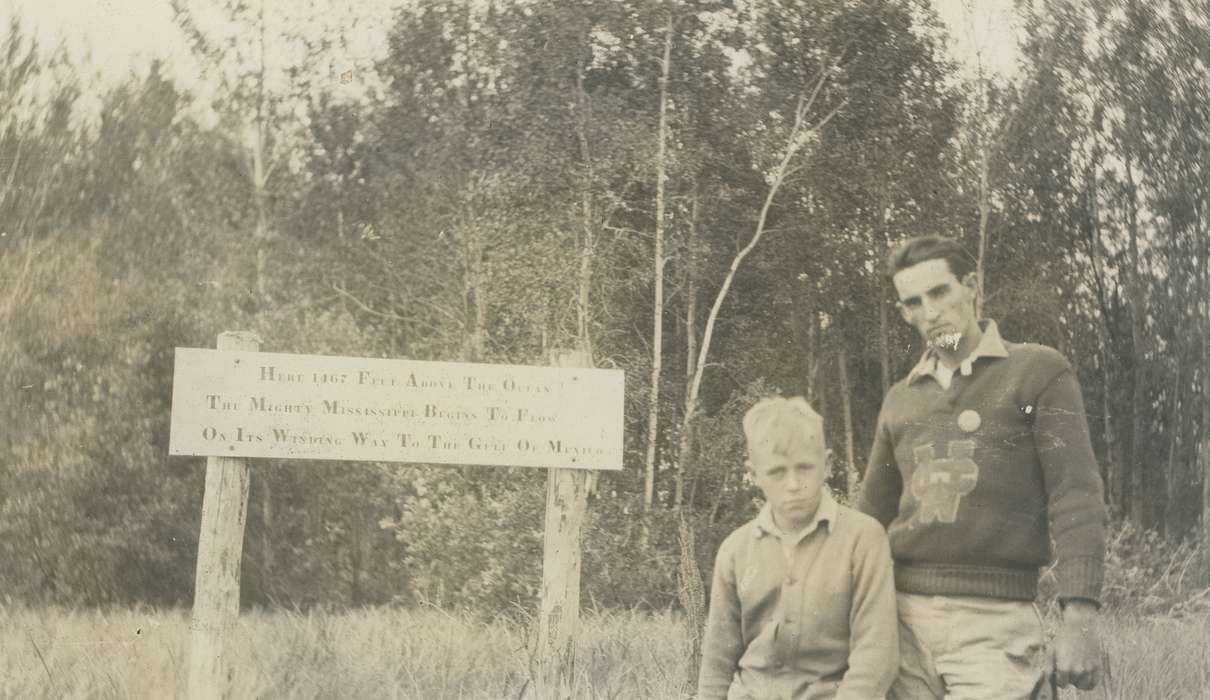 Portraits - Group, Lake Itasca, MN, Iowa History, Iowa, state park, forest, McMurray, Doug, Travel, Children, sweater, history of Iowa, sign