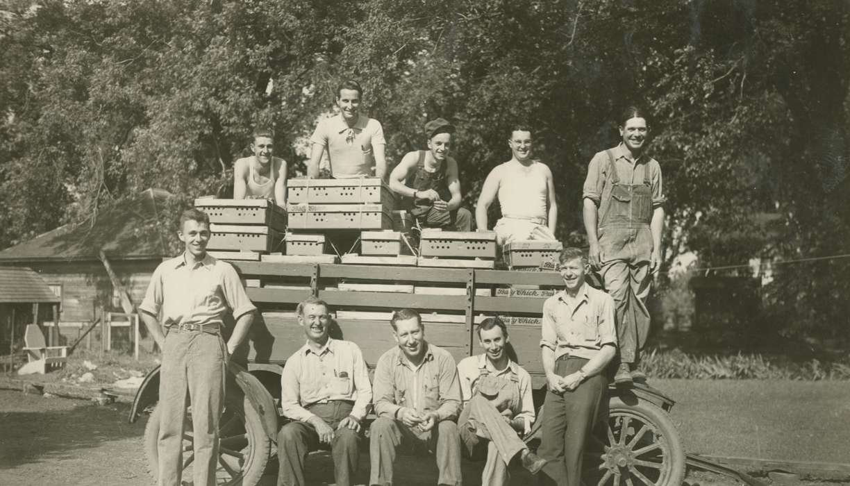 Businesses and Factories, Portraits - Group, car, Iowa History, Iowa, hatchery, Labor and Occupations, McMurray, Doug, Webster City, IA, history of Iowa