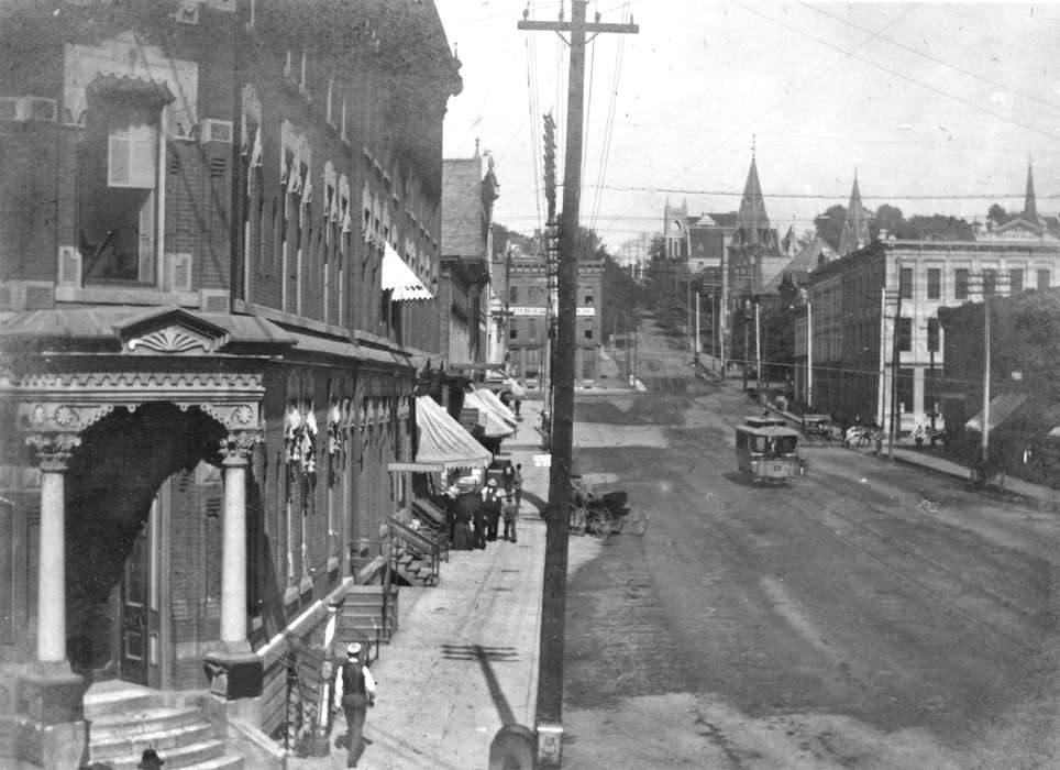 Iowa, trolley, horse and buggy, Lemberger, LeAnn, Cities and Towns, Ottumwa, IA, history of Iowa, Main Streets & Town Squares, Iowa History, street car