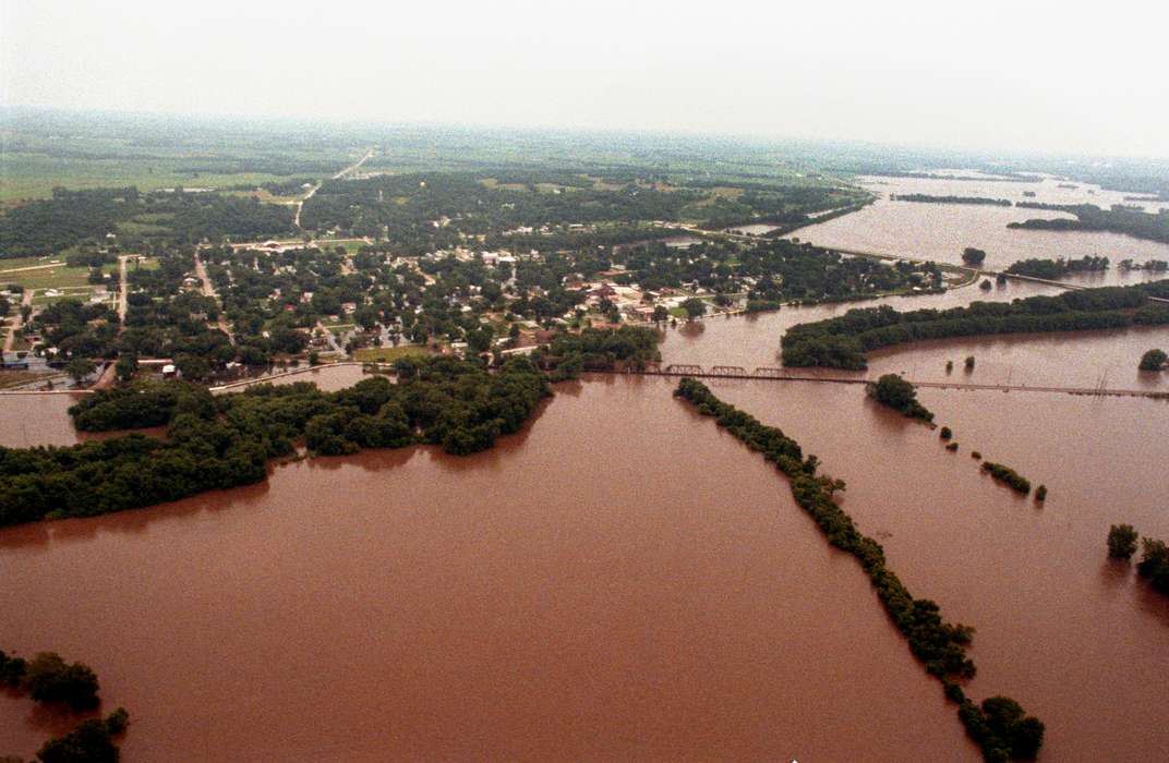 Aerial Shots, des moines river, history of Iowa, Lemberger, LeAnn, Eddyville, IA, bridge, Lakes, Rivers, and Streams, Cities and Towns, Iowa, Iowa History, river