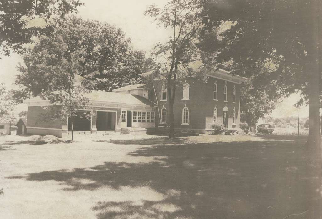 history of Iowa, Iowa History, car, Waverly, IA, brick home, Iowa, Cities and Towns, Schools and Education, tree, Waverly Public Library, wartburg college