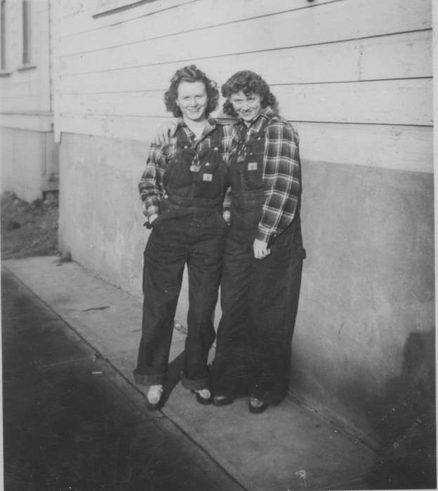 Portraits - Group, history of Iowa, women, Iowa, Schall, Michael, Iowa History, Norwalk, IA