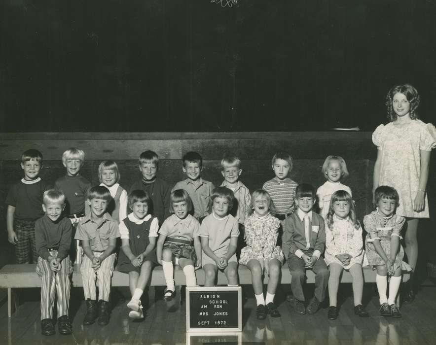 Portraits - Group, class, history of Iowa, Iowa History, Phillips, Renee, teacher, Albion, IA, Iowa, Schools and Education, Children