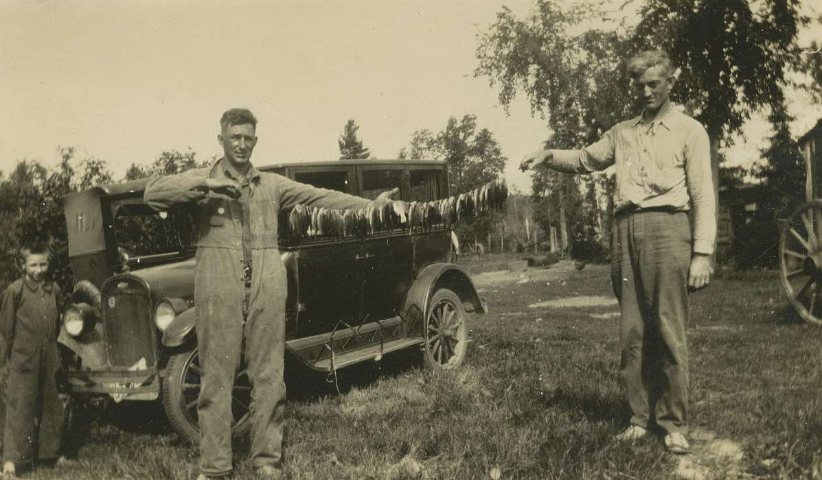 Portraits - Group, fish, IA, Iowa, Animals, car, Fredericks, Robert, history of Iowa, Iowa History