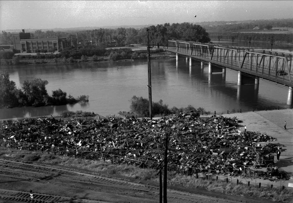 scrap drive, world war ii, Iowa, Military and Veterans, river, Lakes, Rivers, and Streams, Lemberger, LeAnn, bridge, Ottumwa, IA, history of Iowa, Iowa History