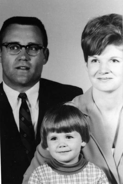 Portraits - Group, glasses, Iowa History, Iowa, Families, Walker, Erik, Cedar Falls, IA, history of Iowa