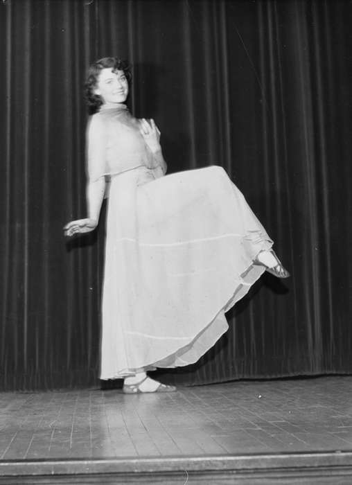 Cedar Falls, IA, history of Iowa, stage, Entertainment, Iowa History, actor, iowa state teachers college, actress, UNI Special Collections & University Archives, Iowa, uni, dress, curtain, university of northern iowa, Portraits - Individual