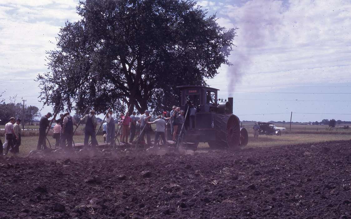 tractor, Iowa History, Iowa, field, Zischke, Ward, IA, Farms, Farming Equipment, history of Iowa