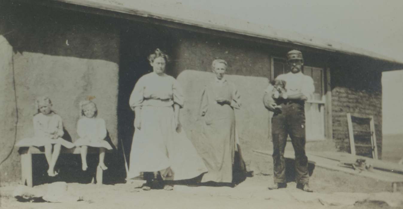 Portraits - Group, history of Iowa, Iowa History, Families, puppy, Animals, Iowa, King, Tom and Kay, Children, dog, SD