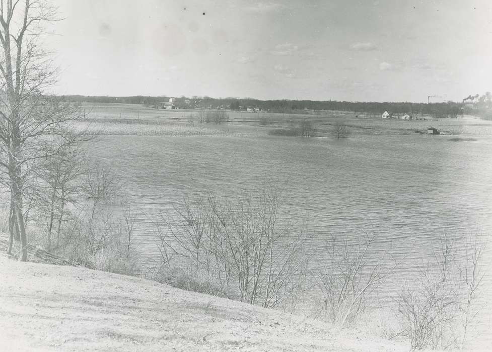 history of Iowa, flooding, Landscapes, Businesses and Factories, Waverly, IA, Waverly Public Library, Iowa, tree line, Iowa History, Floods, correct date needed, Cities and Towns, Lakes, Rivers, and Streams, cedar river, smokestack