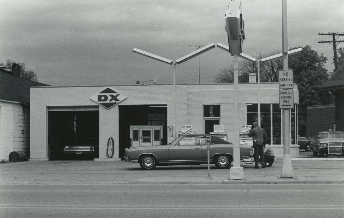Main Streets & Town Squares, main street, history of Iowa, Iowa History, Motorized Vehicles, Businesses and Factories, car, business, vehicles, gas station, Iowa, Cities and Towns, Waverly Public Library