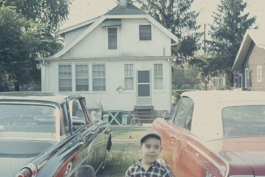 Travel, history of Iowa, Iowa History, Motorized Vehicles, car, Washington, DC, Morrissey, Jeff, Iowa, tricycle, Homes
