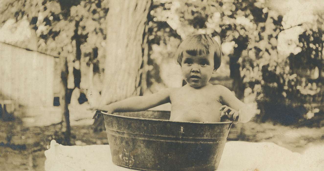 history of Iowa, Iowa History, wash tub, Spilman, Jessie Cudworth, Iowa, bath, USA, Children, baby, Portraits - Individual