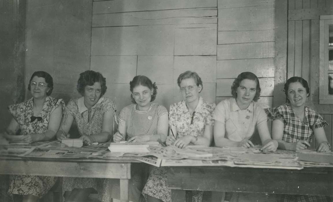 Portraits - Group, history of Iowa, hatchery, Iowa History, Webster City, IA, Businesses and Factories, workers, Iowa, McMurray, Doug, Labor and Occupations