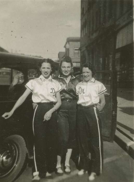 Portraits - Group, Campopiano Von Klimo, Melinda, history of Iowa, uniform, Iowa History, Motorized Vehicles, car, Iowa, Cities and Towns, baseball, Sports, softball, Chicago, IL