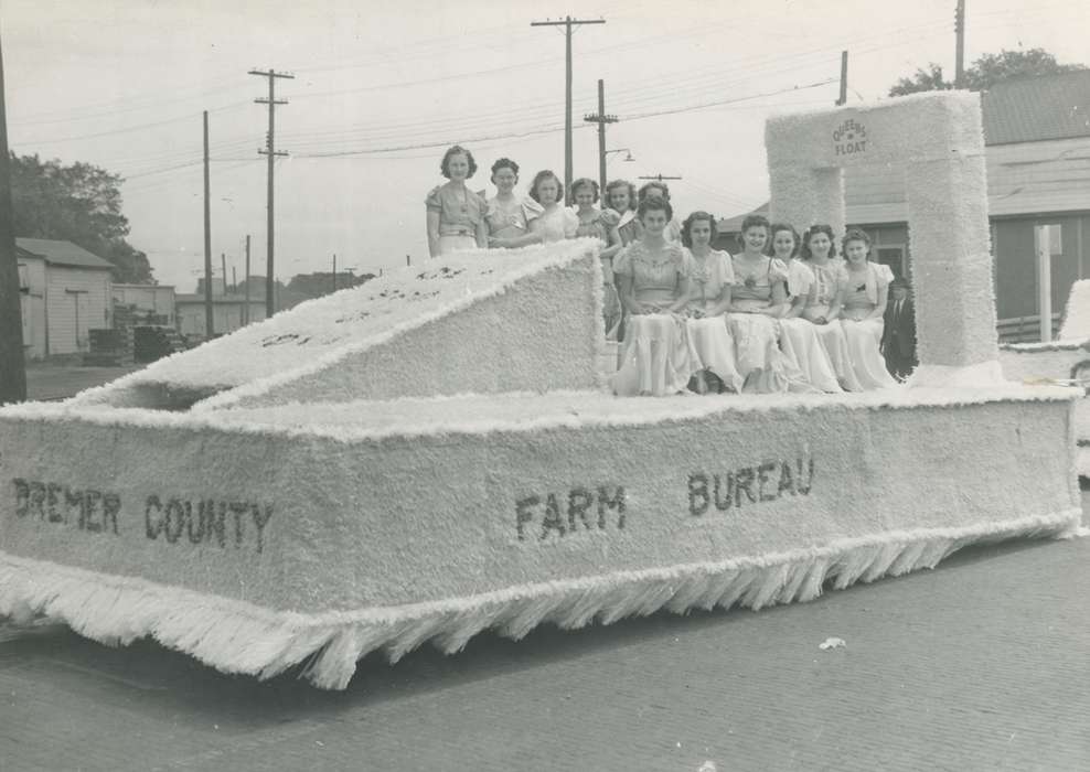 history of Iowa, Waverly Public Library, Waverly, IA, Iowa, parade float, farm bureau, Iowa History, women, Fairs and Festivals