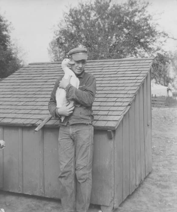 shed, Mallow, Christine, Animals, Portraits - Individual, duck, Iowa History, Iowa, Danbury, IA, cap, Farms, history of Iowa