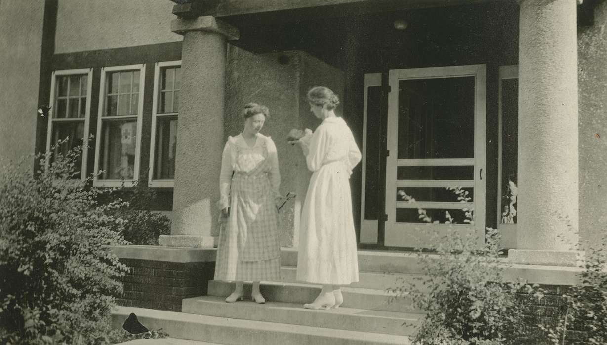 baby, apron, Iowa History, pillar, McMurray, Doug, Children, Iowa, Webster City, IA, screen door, history of Iowa, porch, Homes, Families