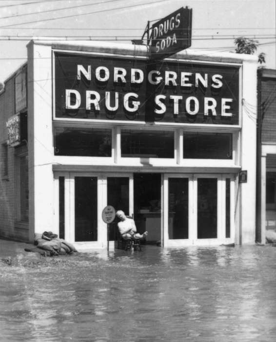 Floods, history of Iowa, Iowa History, Ottumwa, IA, Lemberger, LeAnn, drug store, Businesses and Factories, store, Iowa, Cities and Towns, store front