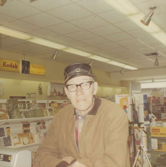 Iowa History, kodak, store, Crisman, Hannah, glasses, Iowa, stationary store, Businesses and Factories, history of Iowa, Portraits - Individual, IA