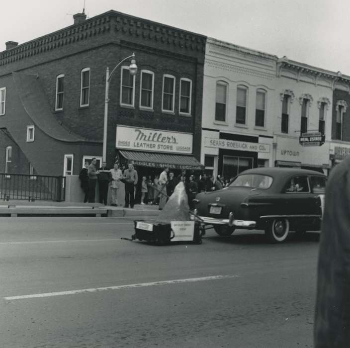 history of Iowa, Entertainment, Waverly Public Library, Iowa, street, Iowa History, parade, IA