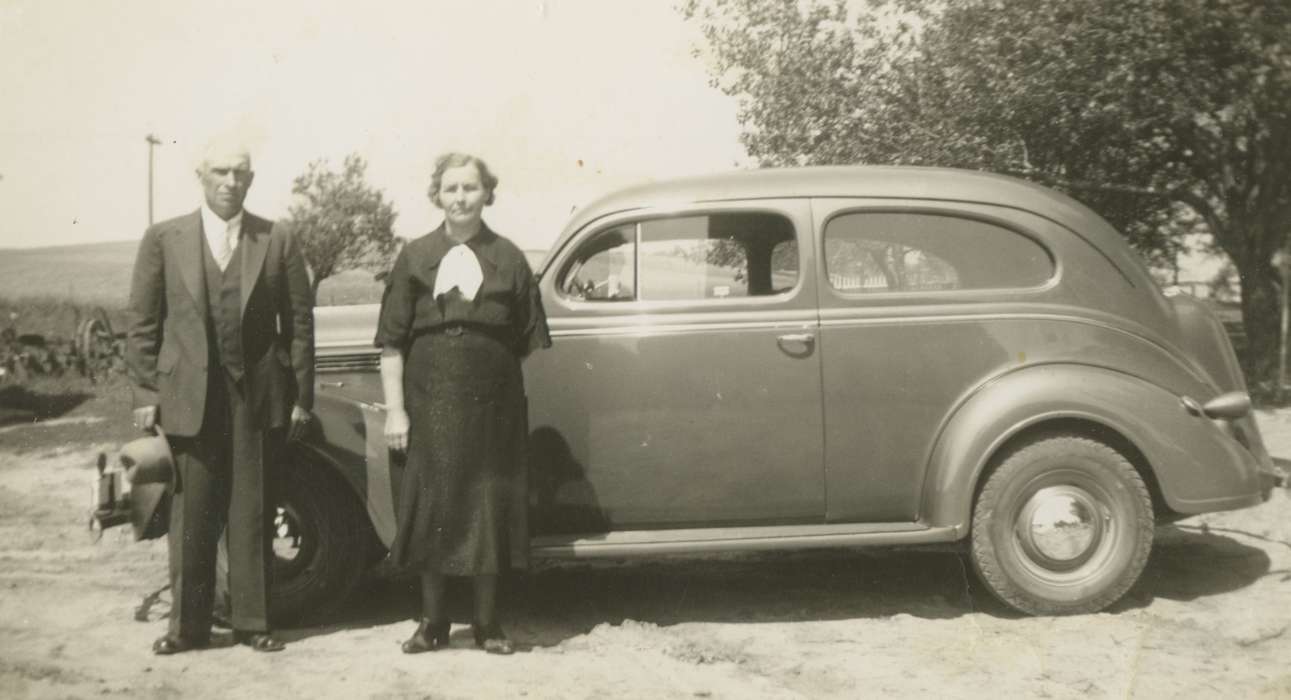 Portraits - Group, history of Iowa, Iowa History, Motorized Vehicles, car, Iowa, Griffin, Allan, Farley, IA