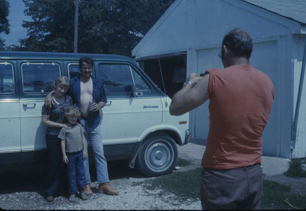 Portraits - Group, Cherokee, IA, history of Iowa, Iowa History, Families, Motorized Vehicles, van, Morrissey, Jeff, Iowa, camera