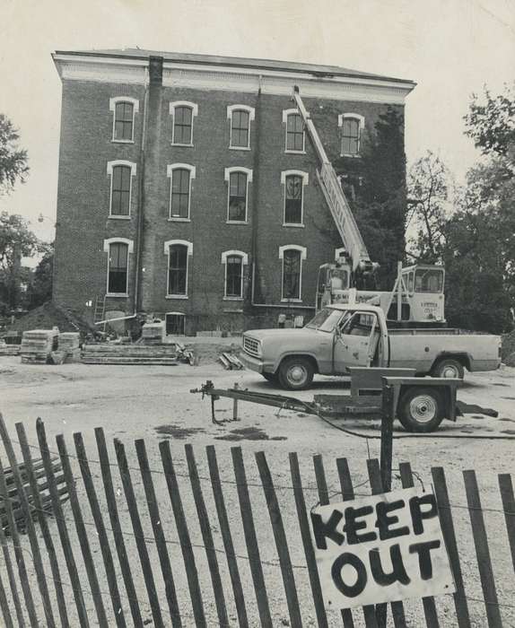 construction, history of Iowa, construction materials, Waverly Public Library, Waverly, IA, Iowa, Motorized Vehicles, college, wartburg college, wartburg, Iowa History, Schools and Education, historic building, Cities and Towns, truck