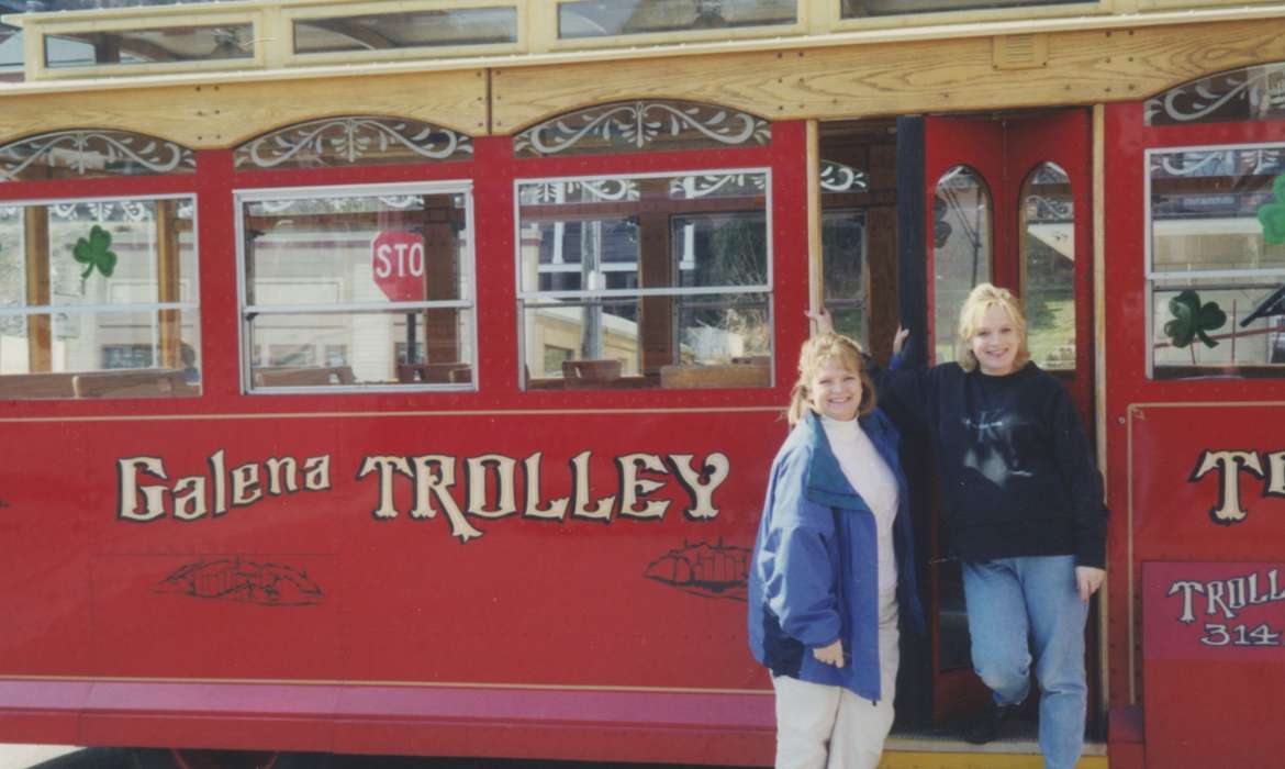 Travel, history of Iowa, Iowa History, galena, red, Merritt, Lisa, trolley, Iowa, rail car, Galena, IL, Leisure
