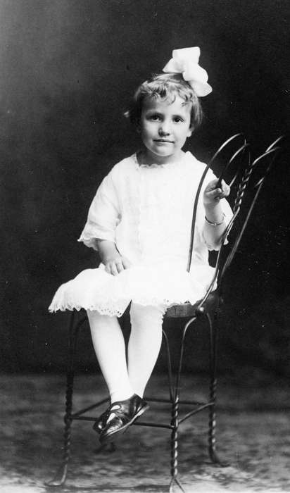 Cedar Falls, IA, history of Iowa, Iowa History, bow, chair, Iowa, Shaw, Marilyn, Portraits - Individual